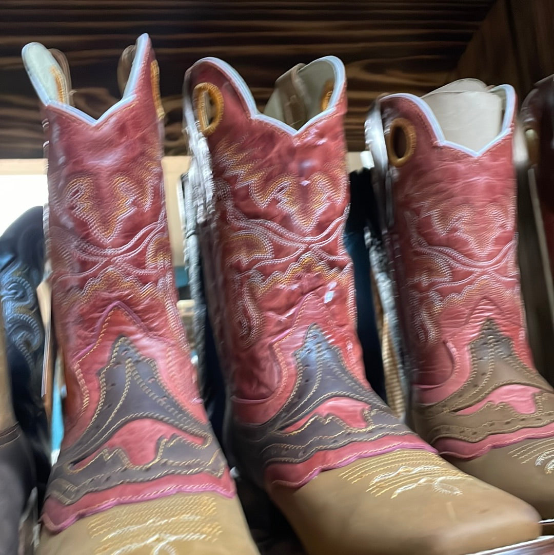 Women Pink Textured Brown Boots